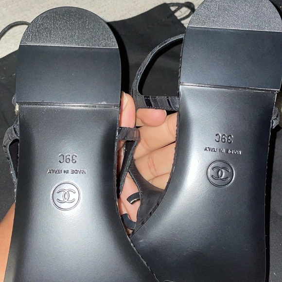 Chanel thong sandals with blue crocodile print ￼ - Picture 8 of 8